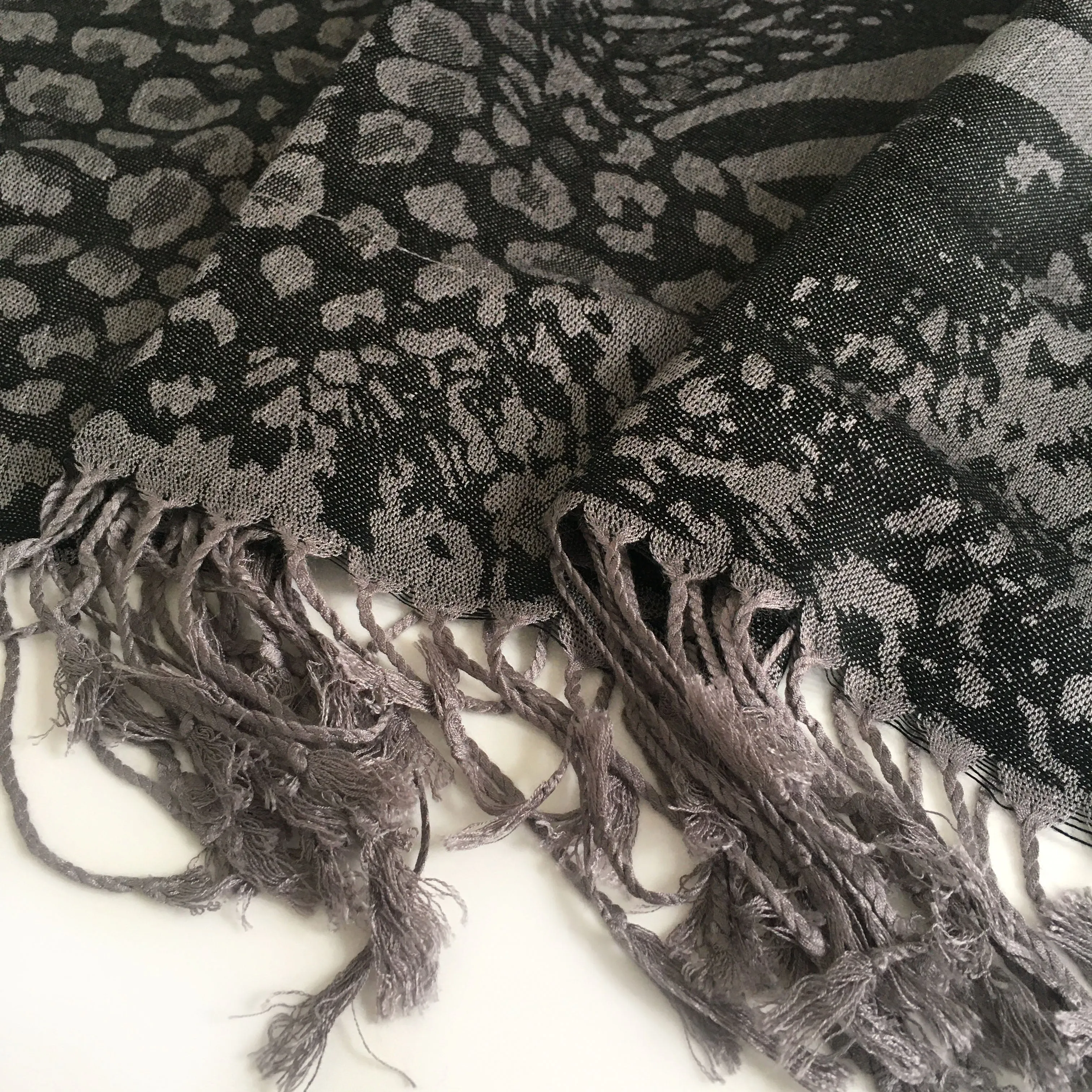 BLACK LARGE LEOPARD PRINT REVERSIBLE PASHMINA SHAWL SCARF