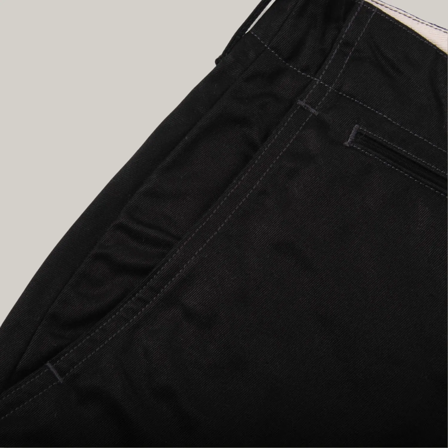 BUZZ RICKSON MILITARY CHINOS 1945 MODEL SHORTS - BLACK