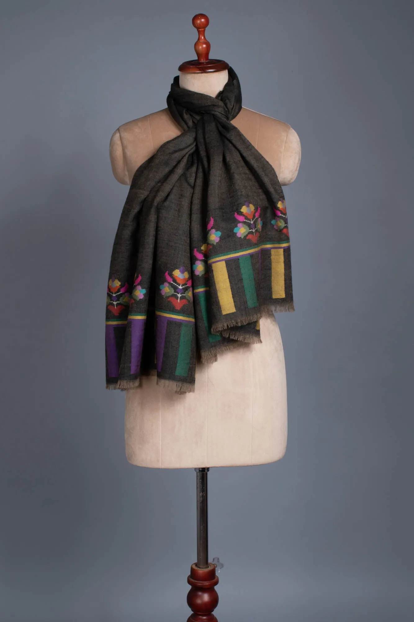 Carbon Black Handloomed Kani Pashmina Scarf - BURANO