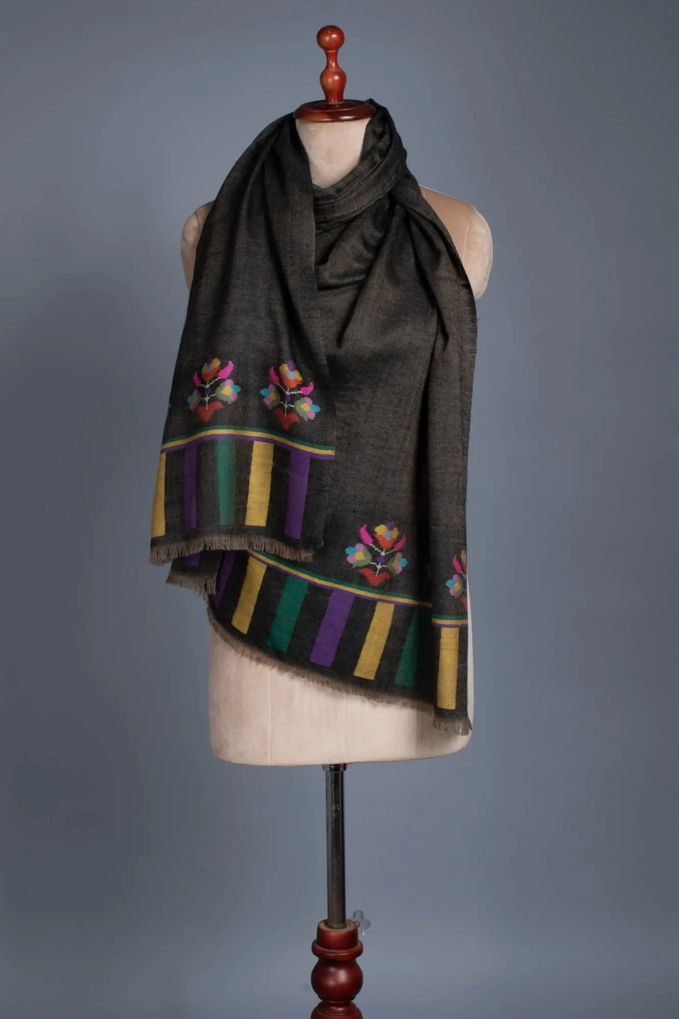 Carbon Black Handloomed Kani Pashmina Scarf - BURANO