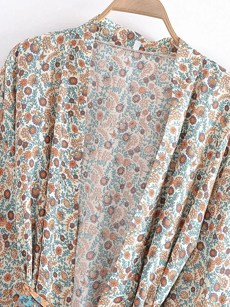 Charlie's Boho Floral Print Short Kimono Robe