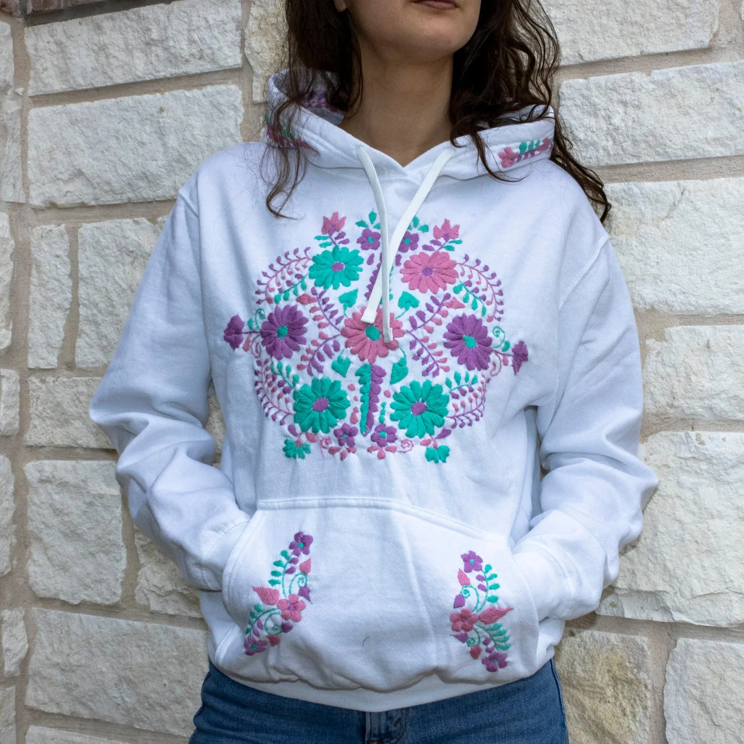 Chilac Floral Embroidered Pullover Hoodie