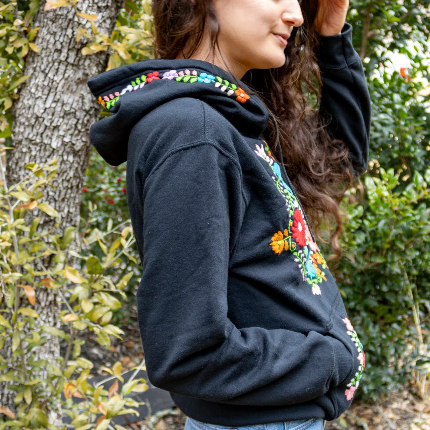 Chilac Floral Embroidered Pullover Hoodie