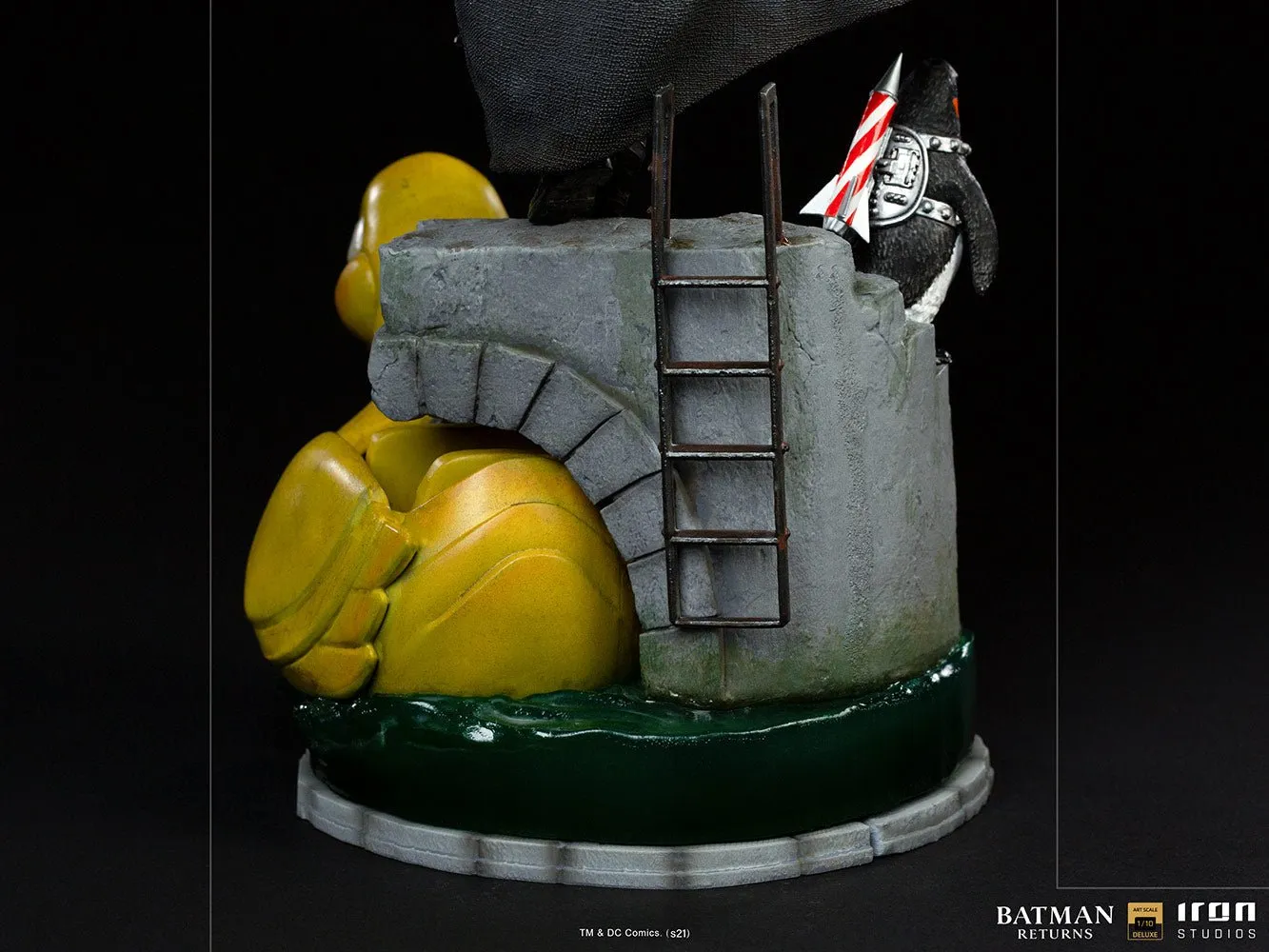 Iron Studios Batman Returns Penguin Deluxe 1/10 Scale Statue