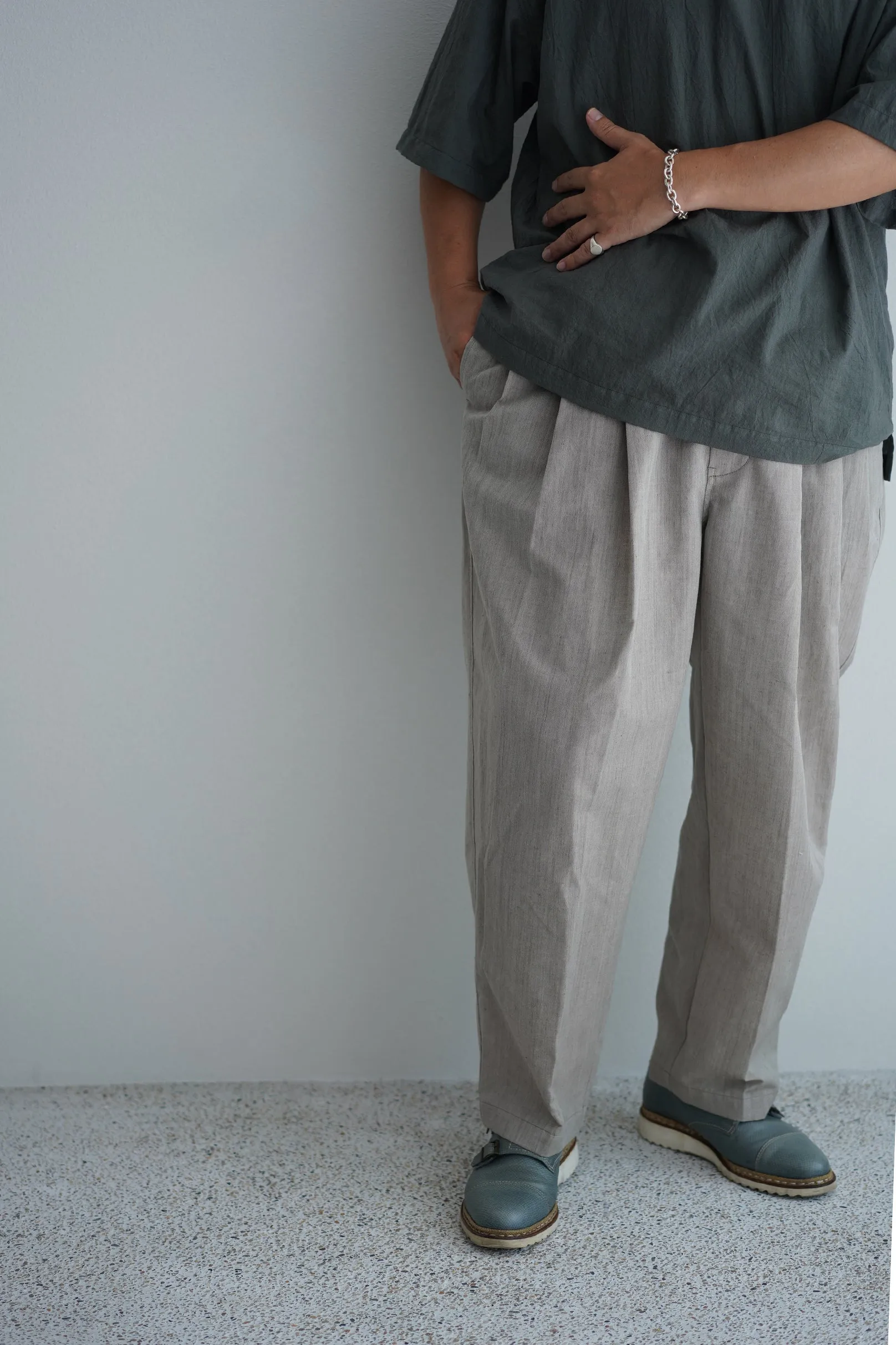 Kontor/ 3 PLEAT WIDE TROUSERS/ STYLE