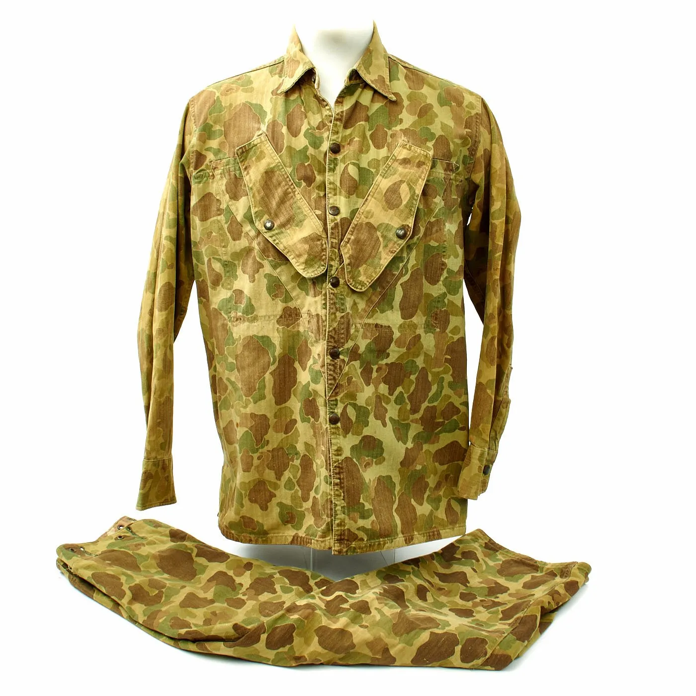 Original U.S. WWII USMC Paramarine 1st Pattern Reversible HBT Jump Shirt and Troursers