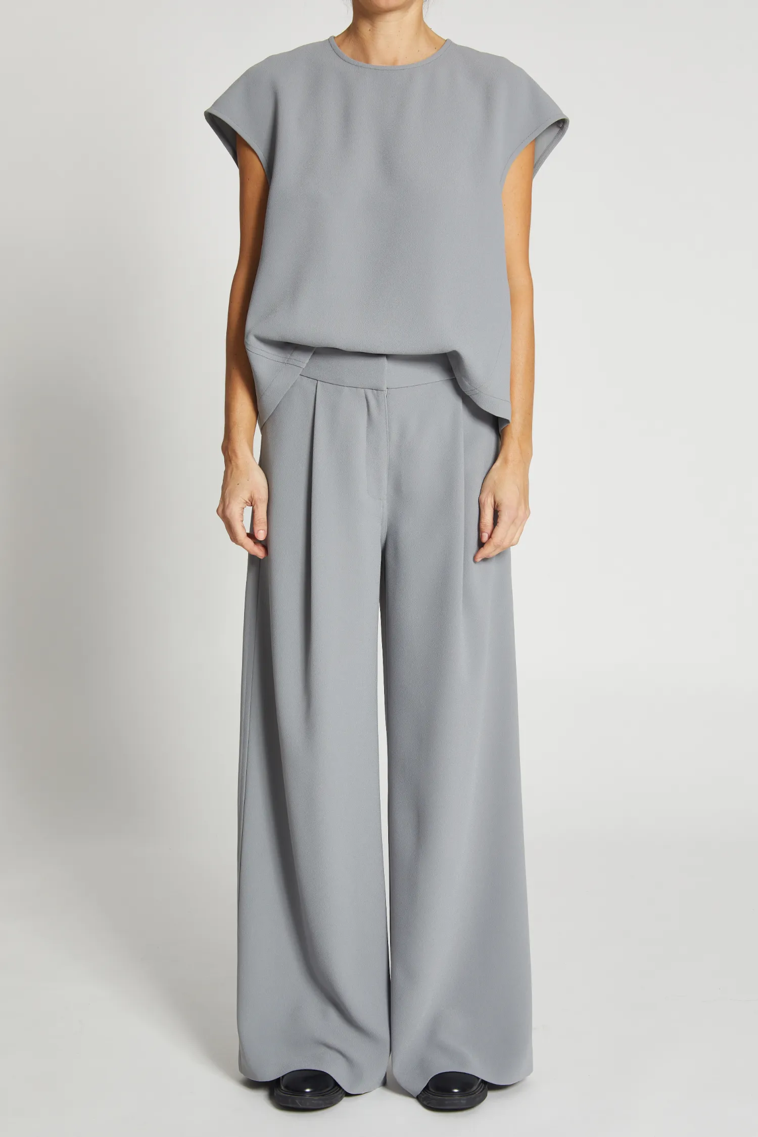 Saint Art New York - Neve Trouser in Powder Grey Crepe