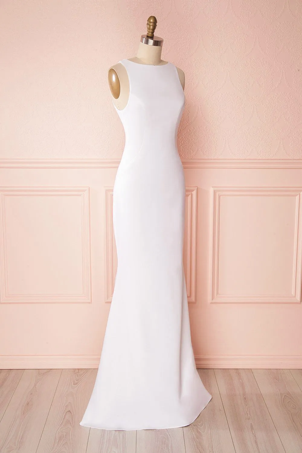 Sanya White | Backless Mermaid Gown