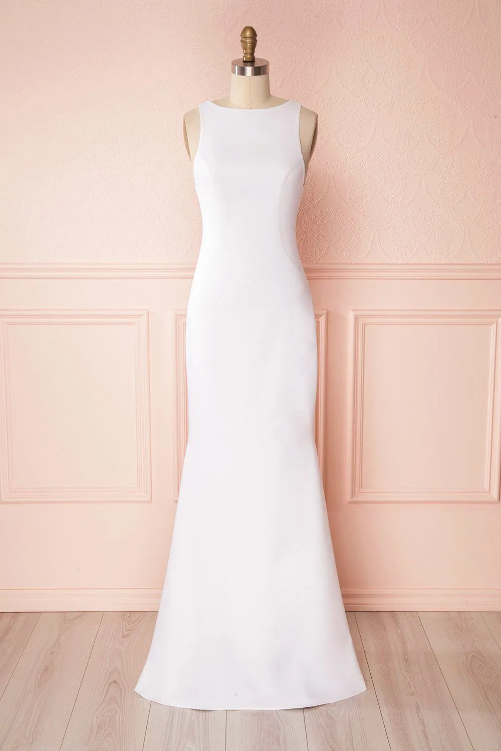 Sanya White | Backless Mermaid Gown