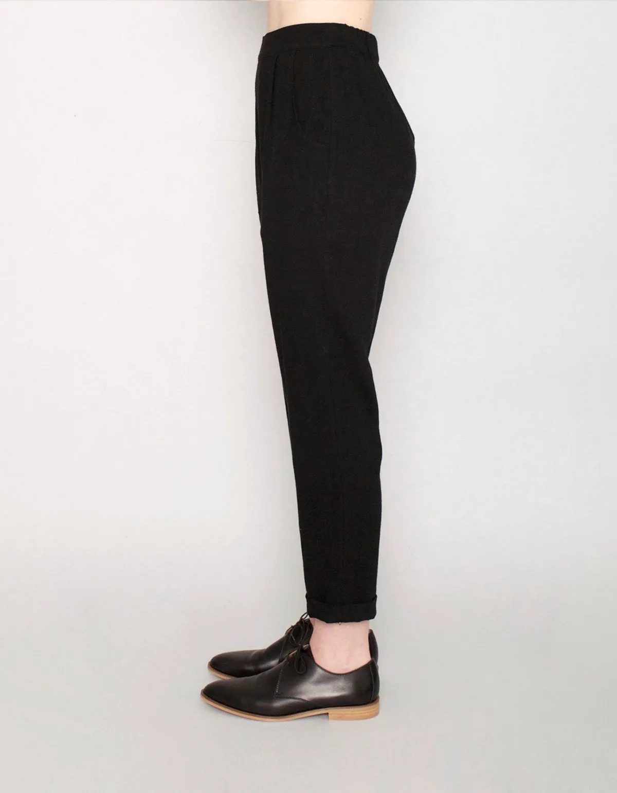 SIGNATURE RELAXED TAPERING TROUSER