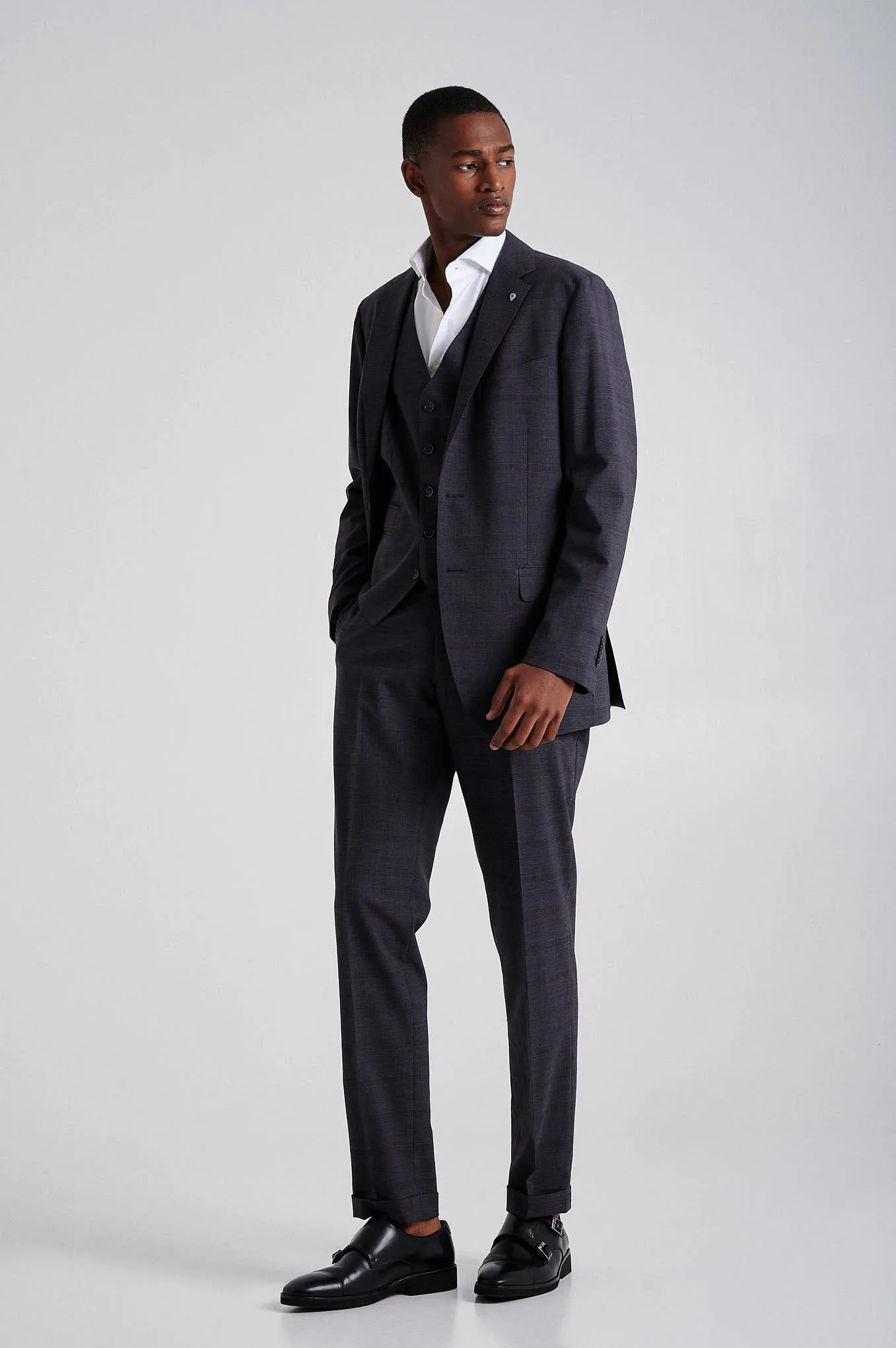 Slim fit wool stretch suit with vest