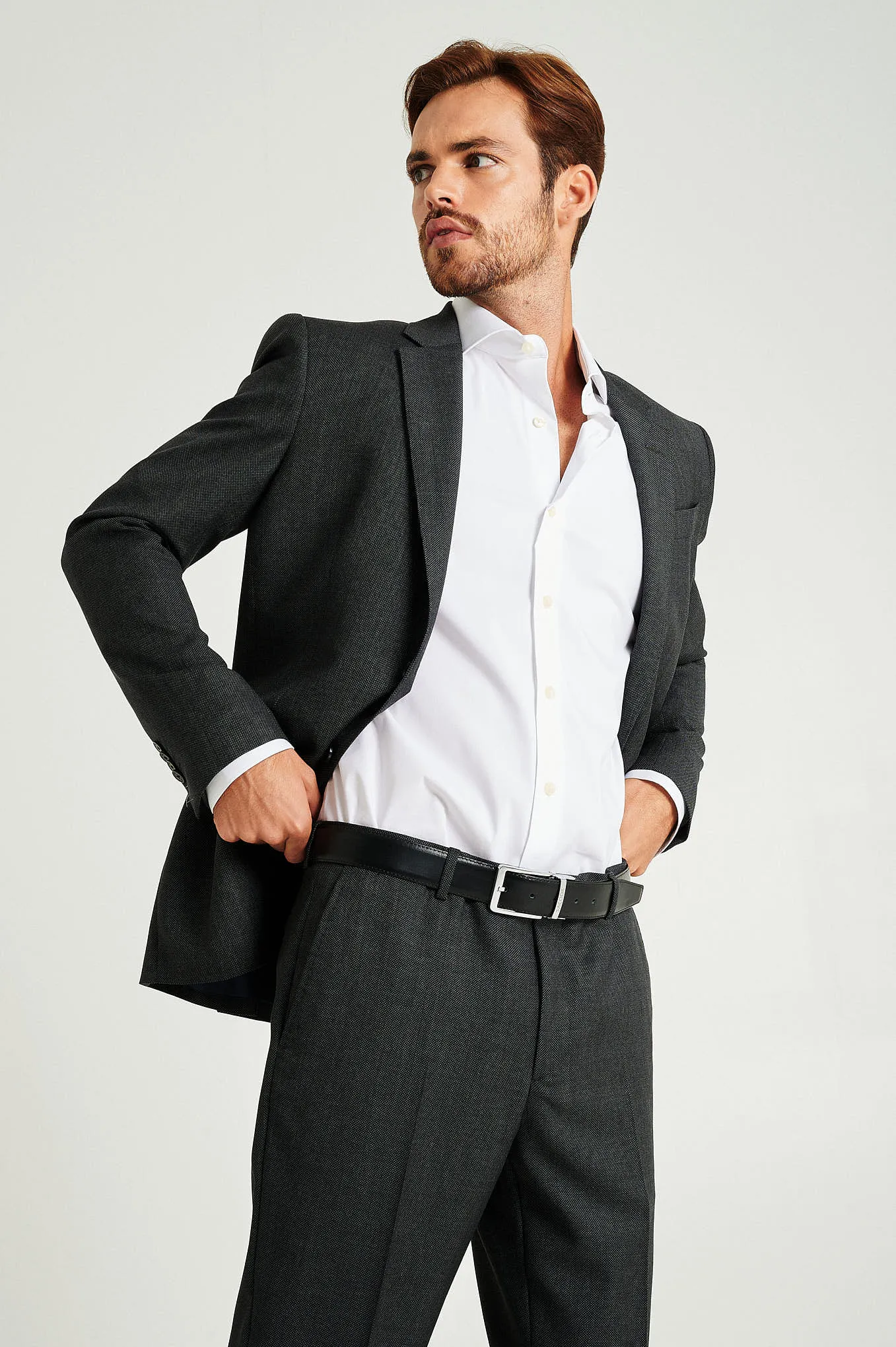 Slim fit wool suit