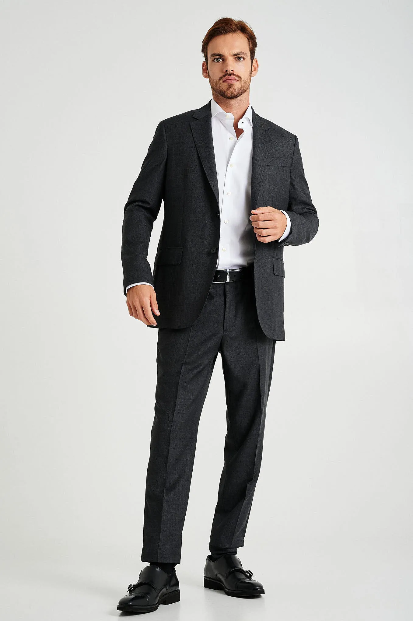 Slim fit wool suit