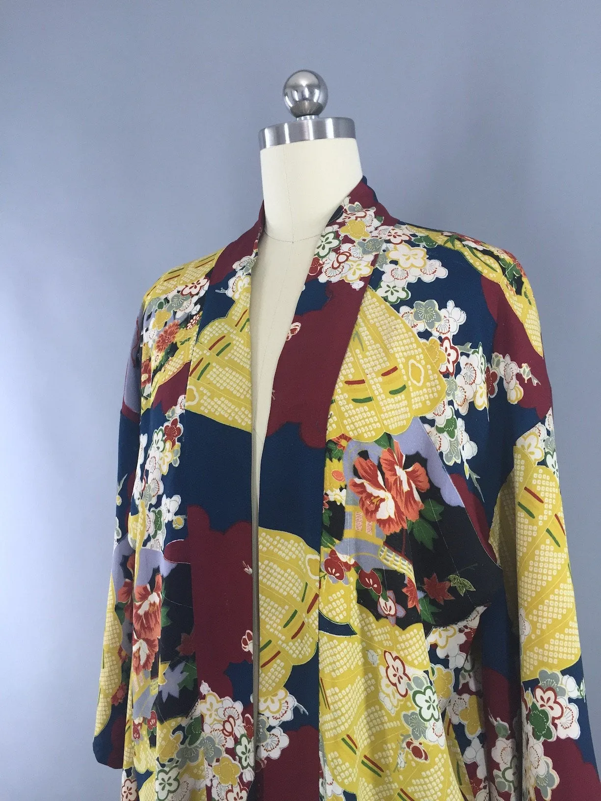 Vintage 1920s Silk Haori Kimono Cardigan / Maroon Chartreuse Fan Print